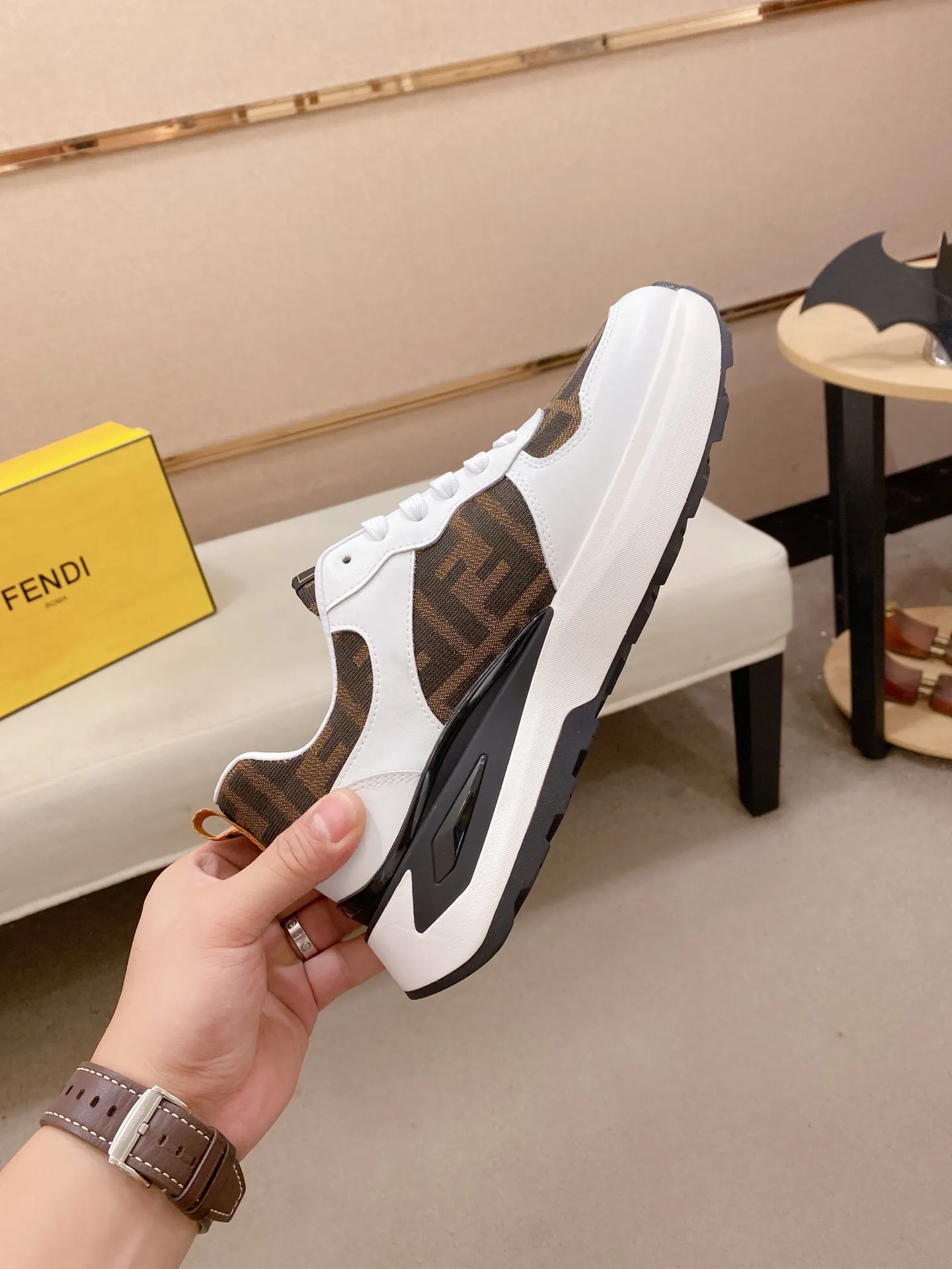 Men's shoes 💰 442💰 (FENDI) New style 👊🏻 upper 🇮🇹 imported cowhide fabric 🇩🇪 lining imported sheepskin lining. The original outsole is molded to reflect the identity of every man, and the upper foot is stable and elegant🚶🏻🚶🏻High-end customized original version📯No matter the wind or rain, the shoe last remains unchanged and can withstand the verification of time🔍️,🔵 Size: 38-44